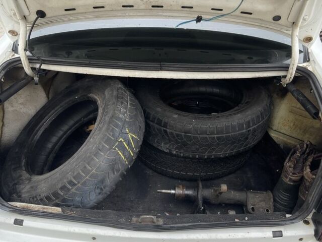 Белый ВАЗ 2170 Priora, объемом двигателя 1.6 л и пробегом 200 тыс. км за 2100 $, фото 7 на Automoto.ua