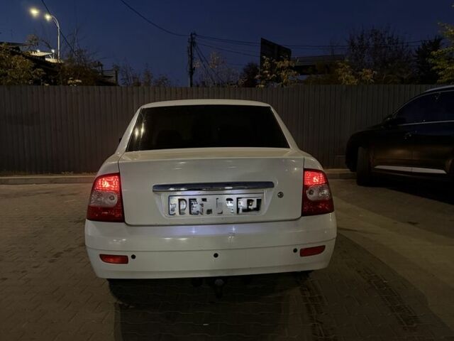 Белый ВАЗ 2170 Priora, объемом двигателя 1.6 л и пробегом 223 тыс. км за 1900 $, фото 3 на Automoto.ua