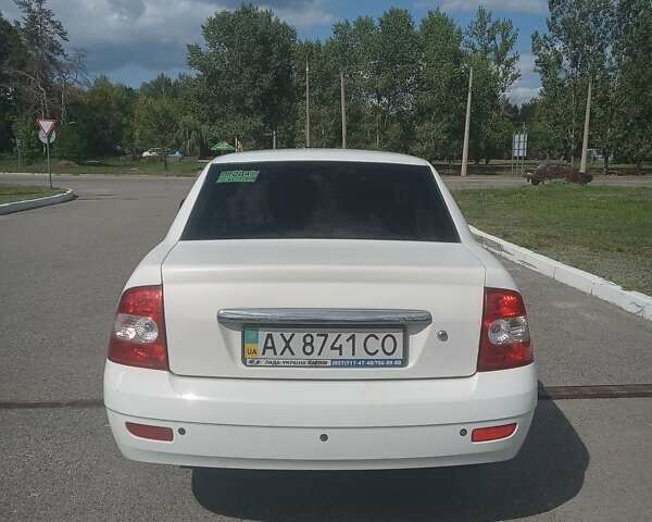 Белый ВАЗ 2170 Priora, объемом двигателя 1.6 л и пробегом 240 тыс. км за 2150 $, фото 4 на Automoto.ua