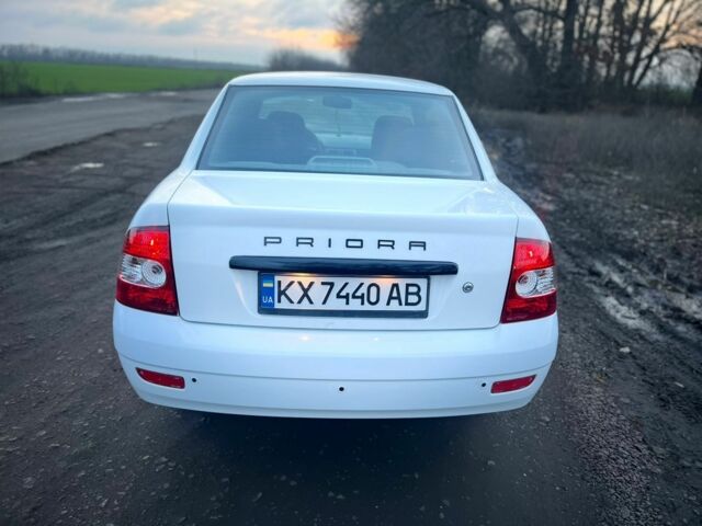 Білий ВАЗ 2170 Priora, об'ємом двигуна 1.6 л та пробігом 280 тис. км за 3500 $, фото 4 на Automoto.ua