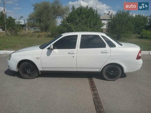 Белый ВАЗ 2170 Priora, объемом двигателя 1.6 л и пробегом 240 тыс. км за 2150 $, фото 5 на Automoto.ua
