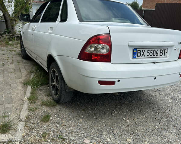 Белый ВАЗ 2170 Priora, объемом двигателя 1.6 л и пробегом 137 тыс. км за 1999 $, фото 3 на Automoto.ua