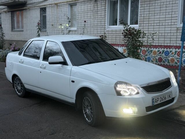 Белый ВАЗ 2170 Priora, объемом двигателя 1.6 л и пробегом 120 тыс. км за 4500 $, фото 1 на Automoto.ua