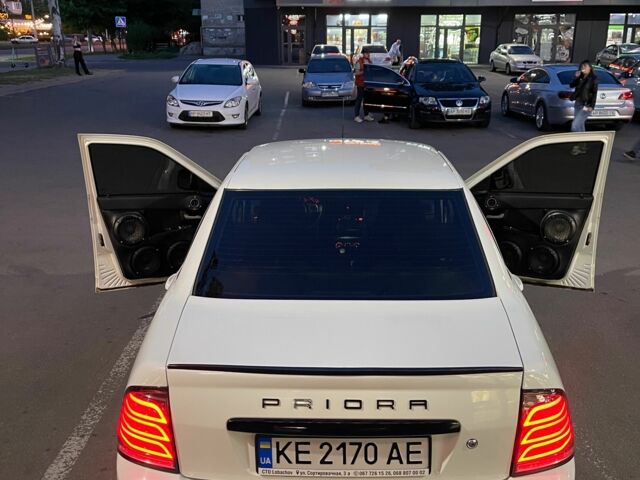 Белый ВАЗ 2170 Priora, объемом двигателя 1.6 л и пробегом 184 тыс. км за 6300 $, фото 7 на Automoto.ua