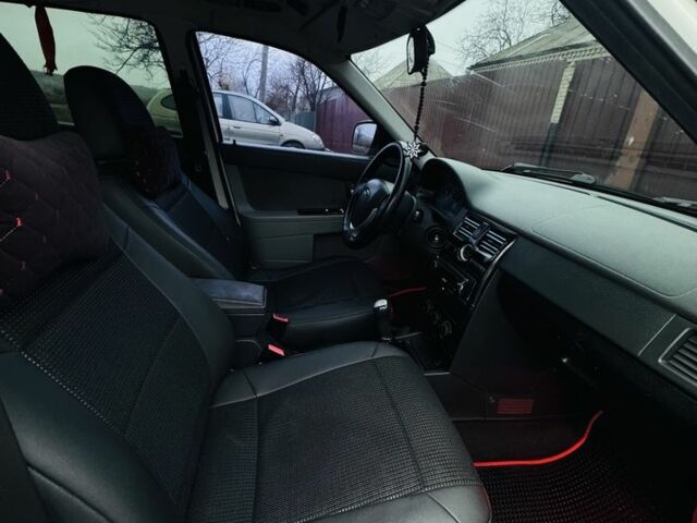 Білий ВАЗ 2170 Priora, об'ємом двигуна 1.6 л та пробігом 200 тис. км за 4600 $, фото 8 на Automoto.ua