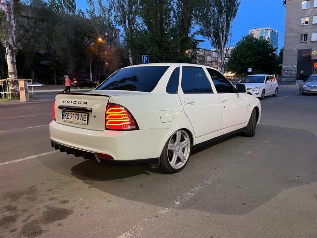Белый ВАЗ 2170 Priora, объемом двигателя 1.6 л и пробегом 184 тыс. км за 4200 $, фото 2 на Automoto.ua
