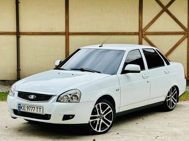 Белый ВАЗ 2170 Priora, объемом двигателя 1.6 л и пробегом 127 тыс. км за 5700 $, фото 2 на Automoto.ua