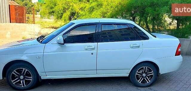 Білий ВАЗ 2170 Priora, об'ємом двигуна 1.6 л та пробігом 205 тис. км за 3700 $, фото 5 на Automoto.ua