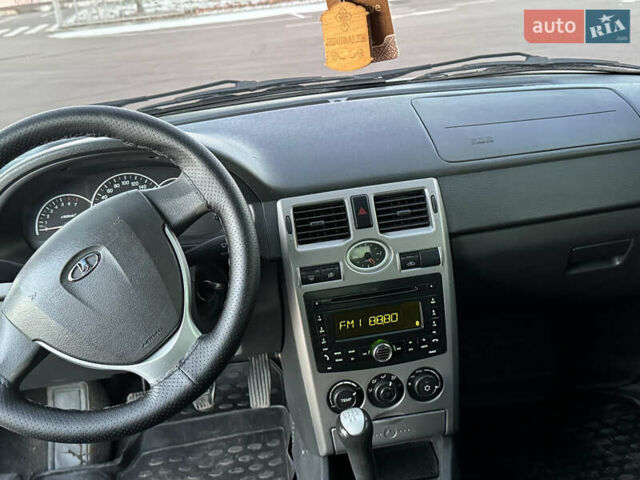 Білий ВАЗ 2170 Priora, об'ємом двигуна 1.6 л та пробігом 205 тис. км за 3600 $, фото 8 на Automoto.ua