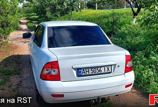 Белый ВАЗ 2170 Priora, объемом двигателя 1.6 л и пробегом 205 тыс. км за 3700 $, фото 8 на Automoto.ua