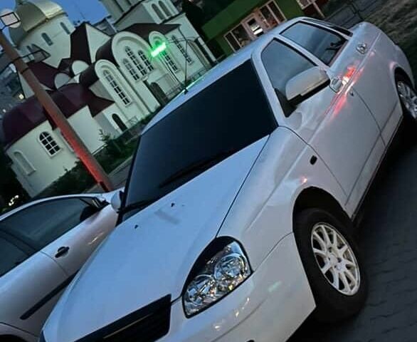 Білий ВАЗ 2170 Priora, об'ємом двигуна 0 л та пробігом 180 тис. км за 2900 $, фото 1 на Automoto.ua