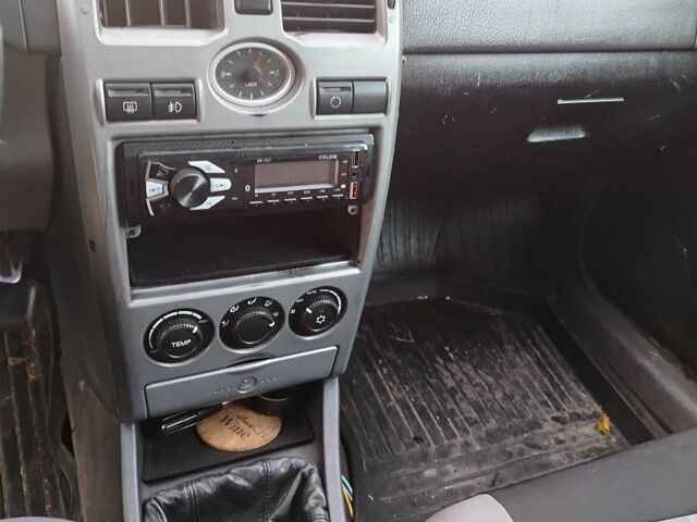 Чорний ВАЗ 2170 Priora, об'ємом двигуна 1.6 л та пробігом 390 тис. км за 1309 $, фото 4 на Automoto.ua