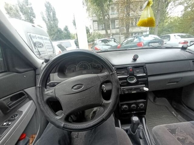 Черный ВАЗ 2170 Priora, объемом двигателя 1.6 л и пробегом 255 тыс. км за 1700 $, фото 4 на Automoto.ua