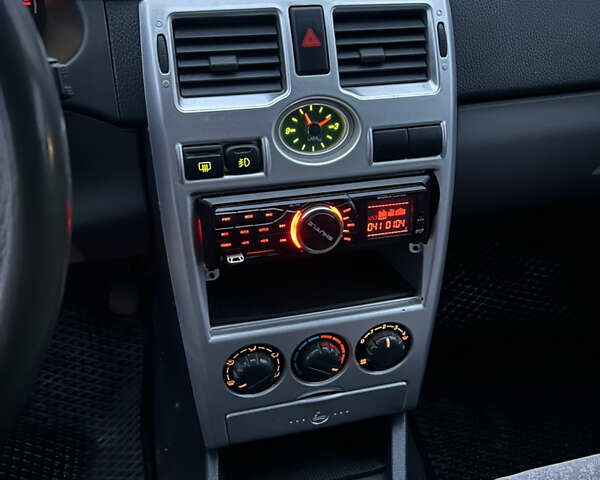 Черный ВАЗ 2170 Priora, объемом двигателя 1.6 л и пробегом 200 тыс. км за 2500 $, фото 19 на Automoto.ua