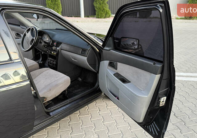 Черный ВАЗ 2170 Priora, объемом двигателя 1.6 л и пробегом 220 тыс. км за 2480 $, фото 13 на Automoto.ua