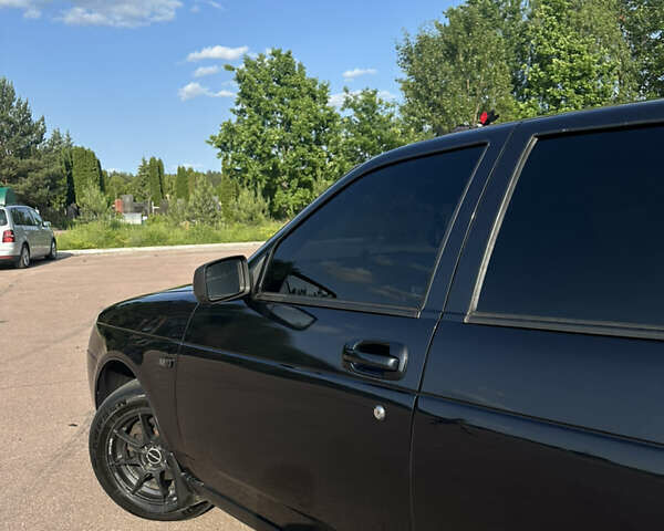Черный ВАЗ 2170 Priora, объемом двигателя 1.6 л и пробегом 170 тыс. км за 2899 $, фото 2 на Automoto.ua