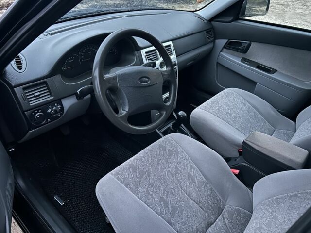 Черный ВАЗ 2170 Priora, объемом двигателя 1.6 л и пробегом 200 тыс. км за 2500 $, фото 13 на Automoto.ua