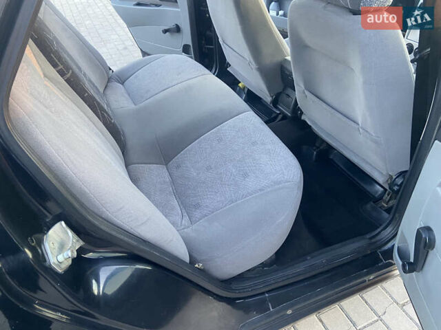 ВАЗ 2170 Priora 2007 у Монастырище на Automoto.ua Чорний ВАЗ 2170 Priora, об'ємом двигуна 1.6 л та пробігом 106 тис. км за 3200 $, фото 30 на Automoto.ua