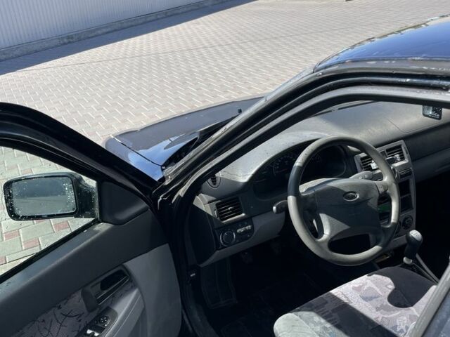 Черный ВАЗ 2170 Priora, объемом двигателя 1.6 л и пробегом 300 тыс. км за 1300 $, фото 4 на Automoto.ua