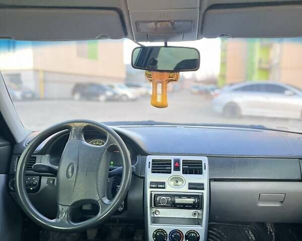 Чорний ВАЗ 2170 Priora, об'ємом двигуна 1.6 л та пробігом 250 тис. км за 1650 $, фото 4 на Automoto.ua