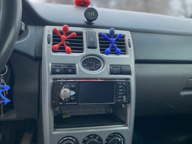 Чорний ВАЗ 2170 Priora, об'ємом двигуна 1.6 л та пробігом 214 тис. км за 2100 $, фото 8 на Automoto.ua