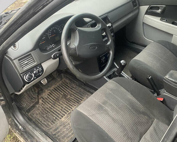 Черный ВАЗ 2170 Priora, объемом двигателя 1.6 л и пробегом 200 тыс. км за 1100 $, фото 7 на Automoto.ua