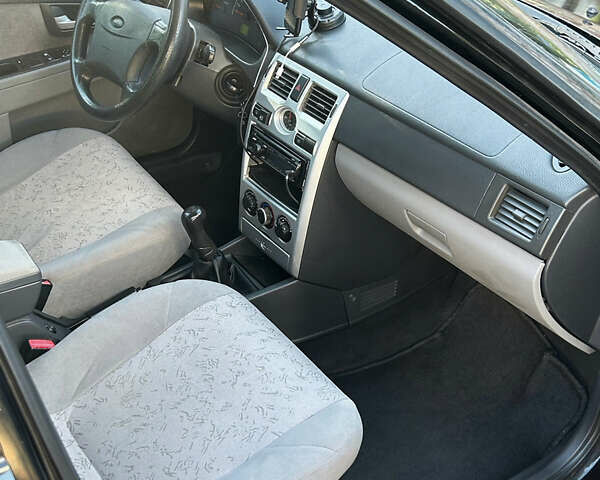 Черный ВАЗ 2170 Priora, объемом двигателя 1.6 л и пробегом 194 тыс. км за 3200 $, фото 7 на Automoto.ua