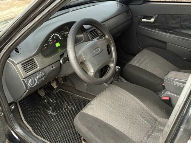 Чорний ВАЗ 2170 Priora, об'ємом двигуна 1.6 л та пробігом 200 тис. км за 1750 $, фото 5 на Automoto.ua