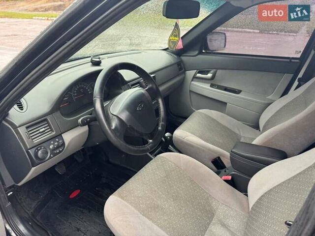 Черный ВАЗ 2170 Priora, объемом двигателя 1.6 л и пробегом 200 тыс. км за 1950 $, фото 2 на Automoto.ua