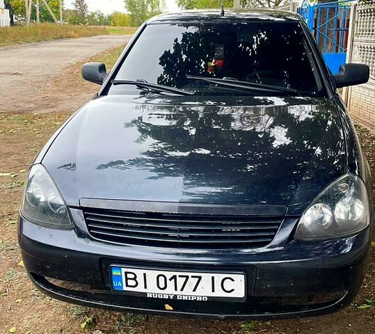 Черный ВАЗ 2170 Priora, объемом двигателя 1.6 л и пробегом 280 тыс. км за 3000 $, фото 2 на Automoto.ua
