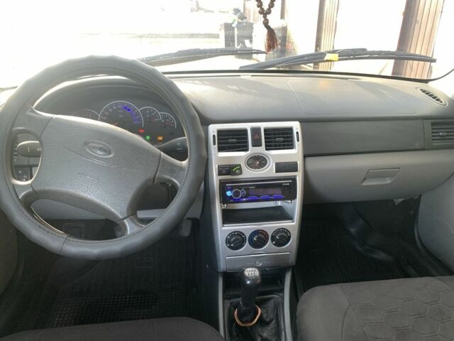 Чорний ВАЗ 2170 Priora, об'ємом двигуна 1.6 л та пробігом 130 тис. км за 1550 $, фото 7 на Automoto.ua