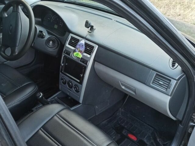 Черный ВАЗ 2170 Priora, объемом двигателя 1.6 л и пробегом 210 тыс. км за 3500 $, фото 4 на Automoto.ua