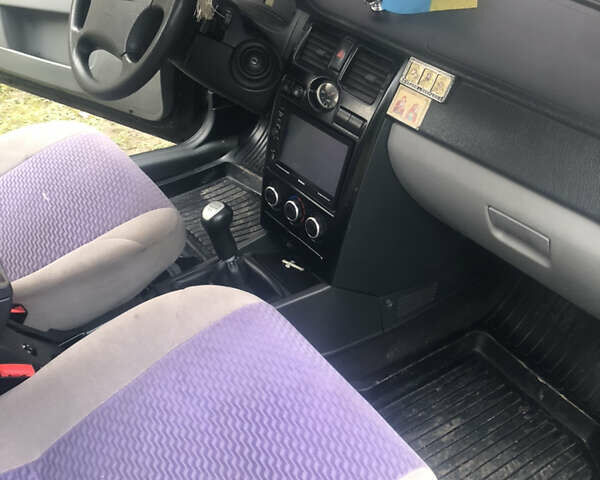 Черный ВАЗ 2170 Priora, объемом двигателя 1.6 л и пробегом 211 тыс. км за 2800 $, фото 6 на Automoto.ua