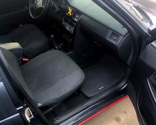 Чорний ВАЗ 2170 Priora, об'ємом двигуна 1.6 л та пробігом 190 тис. км за 2500 $, фото 4 на Automoto.ua