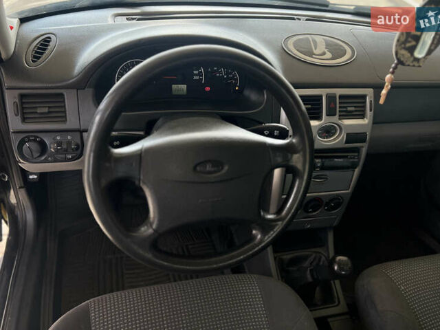 Черный ВАЗ 2170 Priora, объемом двигателя 1.6 л и пробегом 176 тыс. км за 3799 $, фото 12 на Automoto.ua