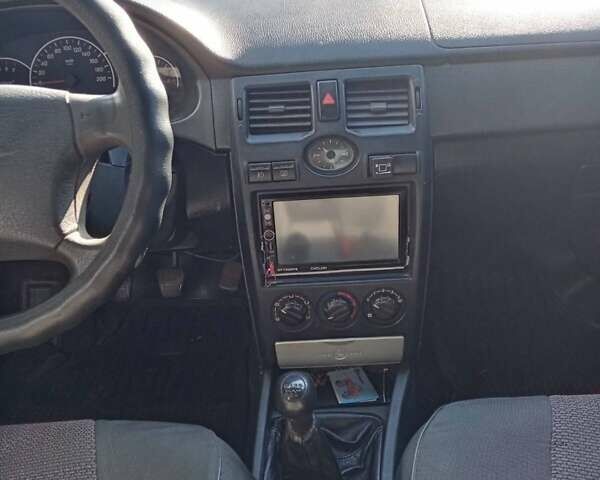Черный ВАЗ 2170 Priora, объемом двигателя 1.6 л и пробегом 210 тыс. км за 2500 $, фото 5 на Automoto.ua