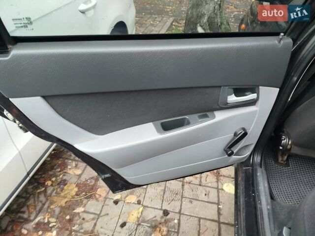 Чорний ВАЗ 2170 Priora, об'ємом двигуна 1.6 л та пробігом 142 тис. км за 2200 $, фото 16 на Automoto.ua