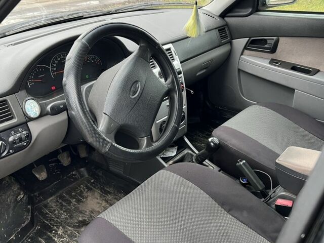 Черный ВАЗ 2170 Priora, объемом двигателя 1.6 л и пробегом 262 тыс. км за 2898 $, фото 3 на Automoto.ua