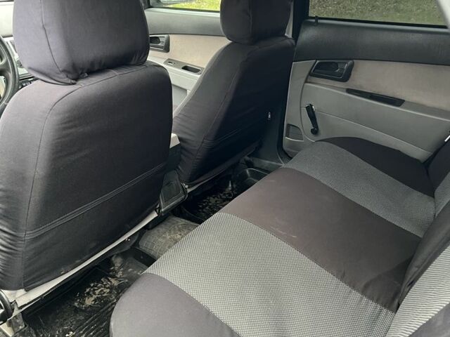 Черный ВАЗ 2170 Priora, объемом двигателя 1.6 л и пробегом 262 тыс. км за 2898 $, фото 4 на Automoto.ua