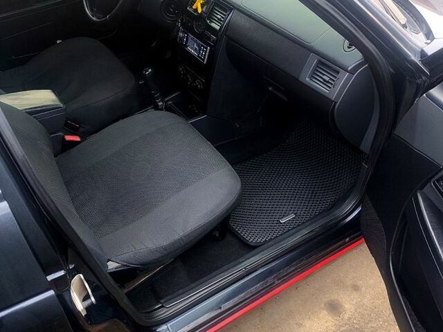 Чорний ВАЗ 2170 Priora, об'ємом двигуна 1.6 л та пробігом 190 тис. км за 2500 $, фото 5 на Automoto.ua