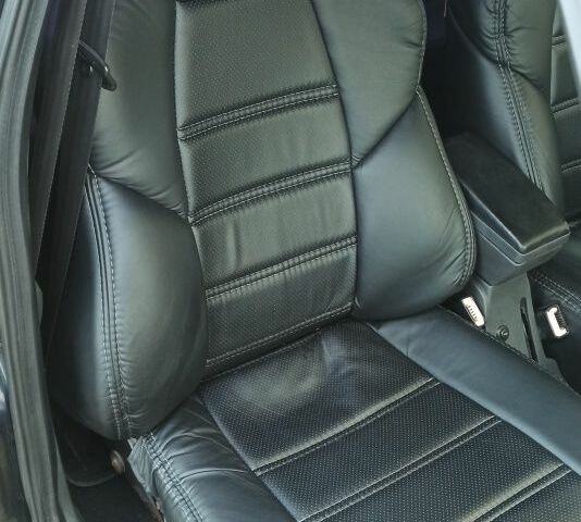 Черный ВАЗ 2170 Priora, объемом двигателя 1.6 л и пробегом 210 тыс. км за 3500 $, фото 3 на Automoto.ua