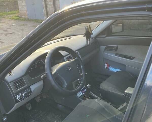 Черный ВАЗ 2170 Priora, объемом двигателя 1.6 л и пробегом 150 тыс. км за 2700 $, фото 3 на Automoto.ua