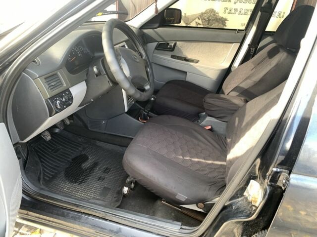 Чорний ВАЗ 2170 Priora, об'ємом двигуна 1.6 л та пробігом 130 тис. км за 1550 $, фото 9 на Automoto.ua