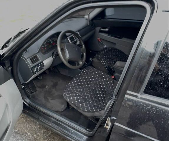 Черный ВАЗ 2170 Priora, объемом двигателя 1.6 л и пробегом 200 тыс. км за 2300 $, фото 3 на Automoto.ua