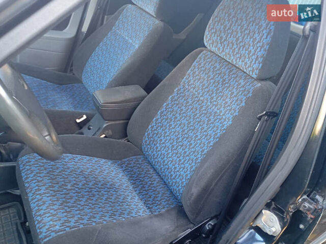 Черный ВАЗ 2170 Priora, объемом двигателя 1.6 л и пробегом 180 тыс. км за 3100 $, фото 11 на Automoto.ua