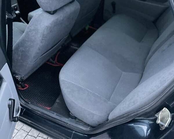 Чорний ВАЗ 2170 Priora, об'ємом двигуна 1.6 л та пробігом 286 тис. км за 2500 $, фото 4 на Automoto.ua