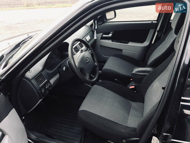 Черный ВАЗ 2170 Priora, объемом двигателя 1.6 л и пробегом 103 тыс. км за 3600 $, фото 6 на Automoto.ua