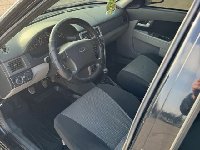 Черный ВАЗ 2170 Priora, объемом двигателя 1.6 л и пробегом 287 тыс. км за 2600 $, фото 6 на Automoto.ua