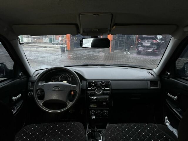 Черный ВАЗ 2170 Priora, объемом двигателя 1.6 л и пробегом 242 тыс. км за 1600 $, фото 2 на Automoto.ua