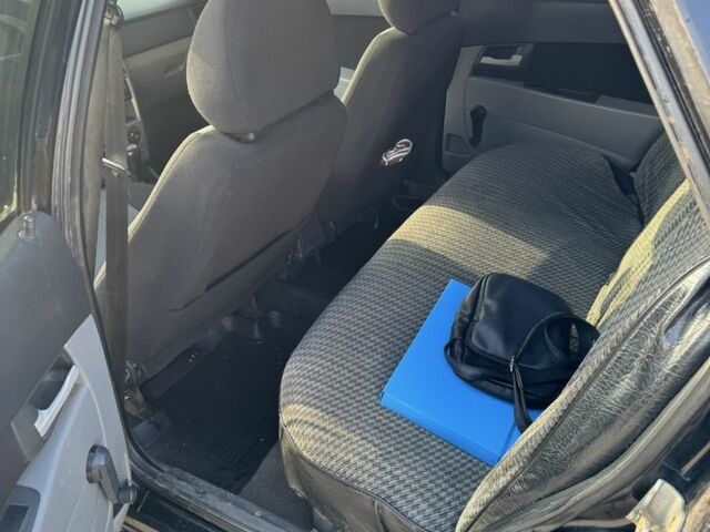 Черный ВАЗ 2170 Priora, объемом двигателя 1.6 л и пробегом 287 тыс. км за 2600 $, фото 7 на Automoto.ua